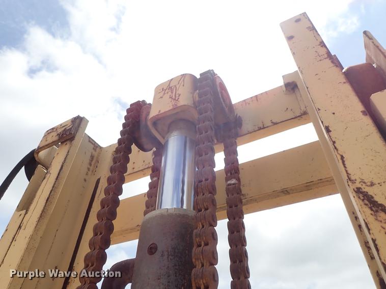 image for item DF1179 Hyster P80A forklift