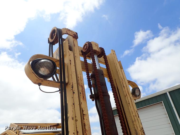 image for item DF1179 Hyster P80A forklift