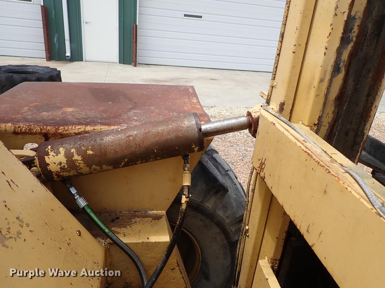 image for item DF1179 Hyster P80A forklift