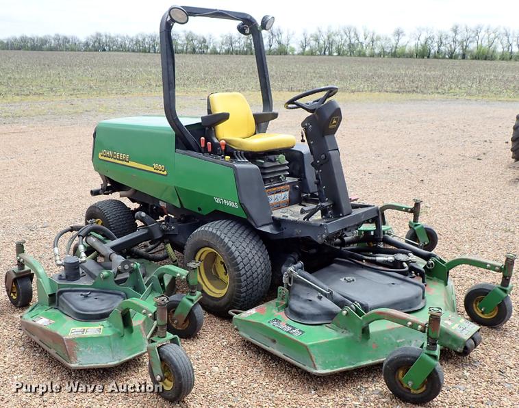 image for item DF1180 John Deere 1600 mower