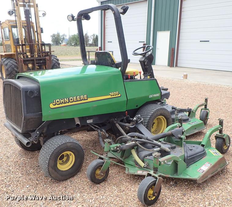 image for item DF1180 John Deere 1600 mower