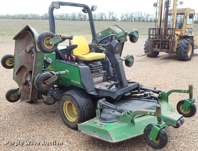 image for item DF1180 John Deere 1600 mower