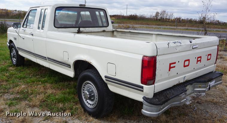 image for item DF1570 1991 Ford F250 SuperCab pickup truck