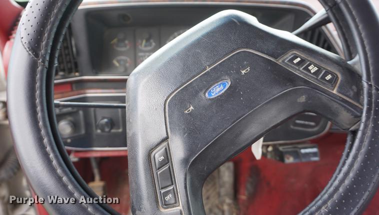 image for item DF1570 1991 Ford F250 SuperCab pickup truck