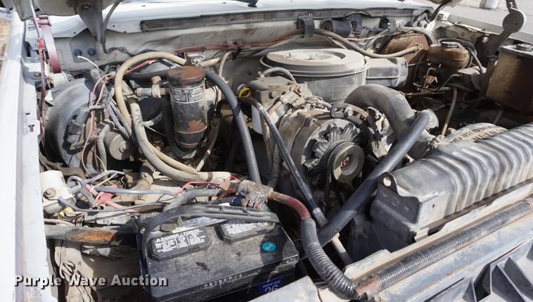 image for item DF1570 1991 Ford F250 SuperCab pickup truck