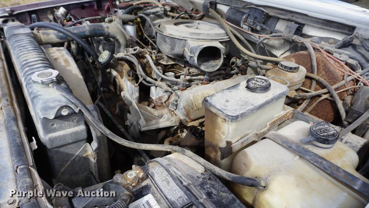 image for item DF1570 1991 Ford F250 SuperCab pickup truck