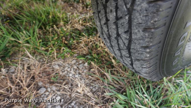 image for item DF1570 1991 Ford F250 SuperCab pickup truck