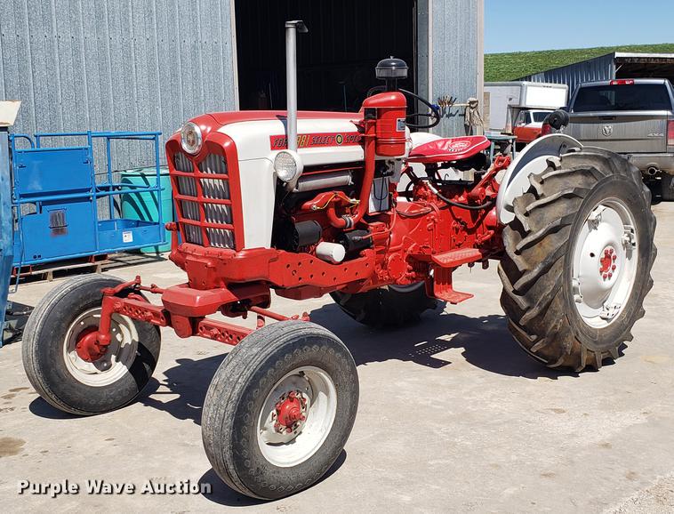 image for item EN9877 1960 Ford 981D tractor