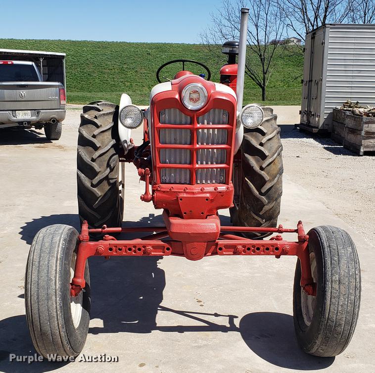 image for item EN9877 1960 Ford 981D tractor