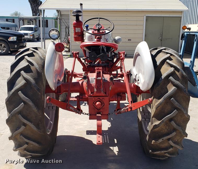 image for item EN9877 1960 Ford 981D tractor