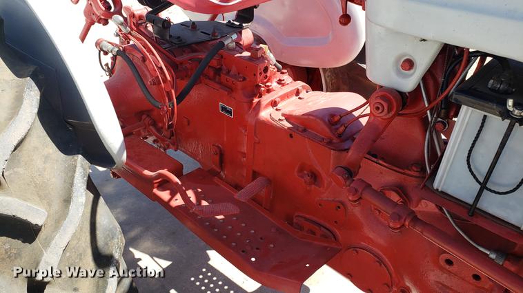 image for item EN9877 1960 Ford 981D tractor