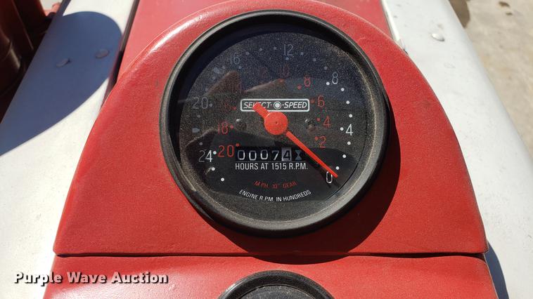 image for item EN9877 1960 Ford 981D tractor