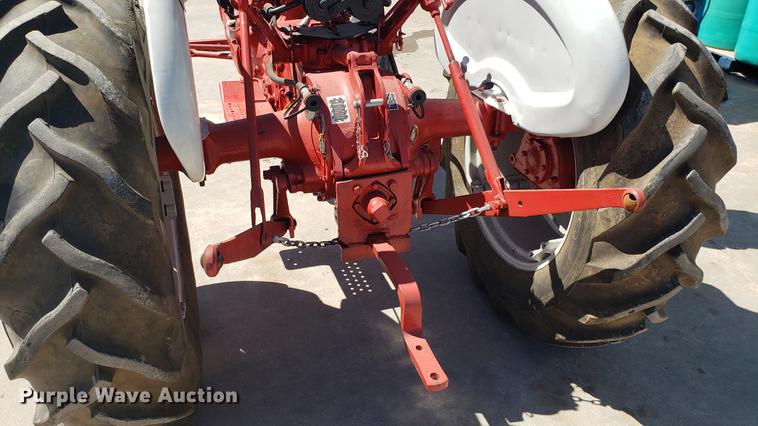 image for item EN9877 1960 Ford 981D tractor
