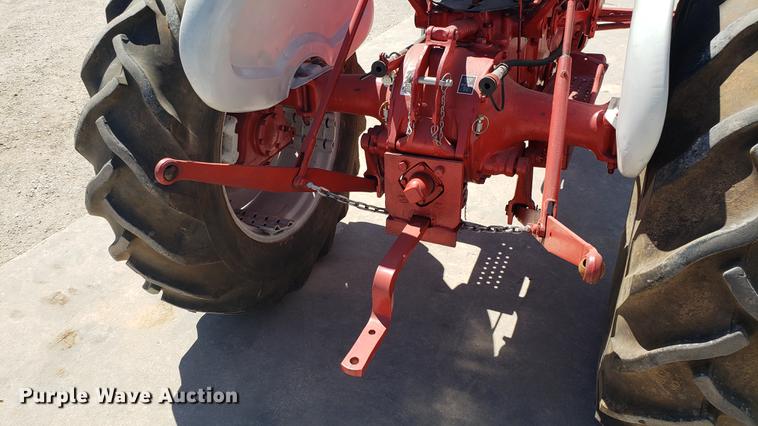 image for item EN9877 1960 Ford 981D tractor