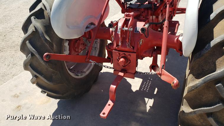 image for item EN9877 1960 Ford 981D tractor