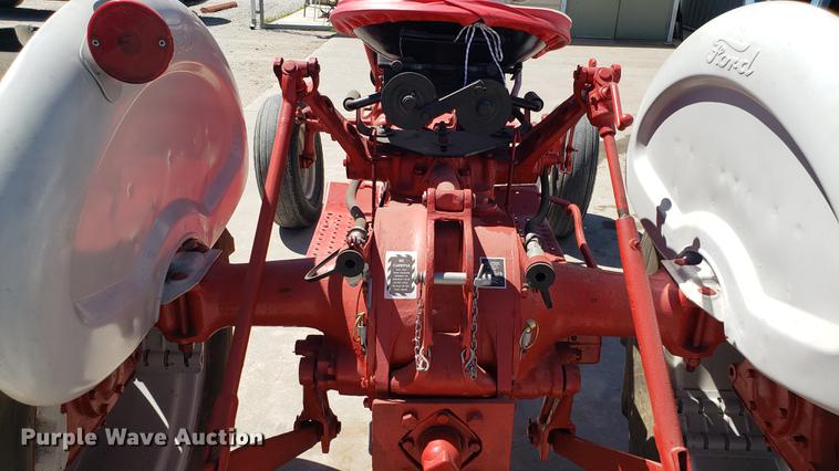 image for item EN9877 1960 Ford 981D tractor