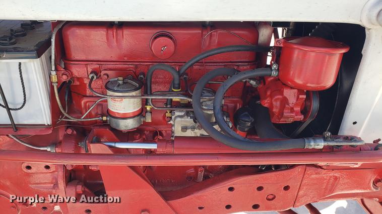 image for item EN9877 1960 Ford 981D tractor