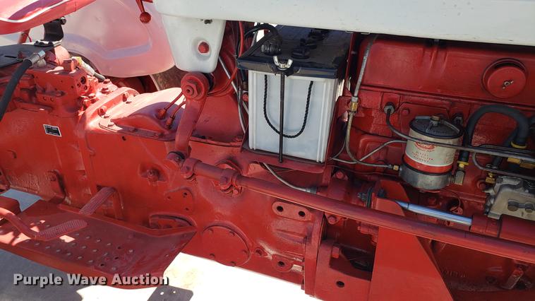 image for item EN9877 1960 Ford 981D tractor