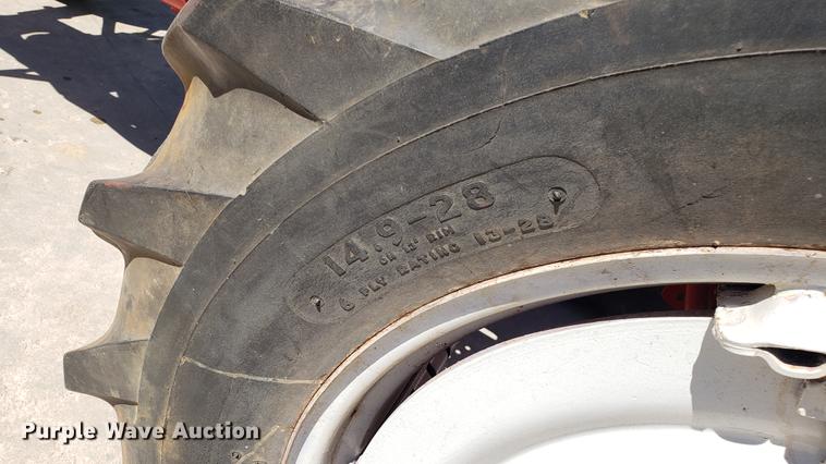 image for item EN9877 1960 Ford 981D tractor