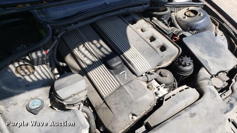 image for item EN9955 2002 BMW 325i