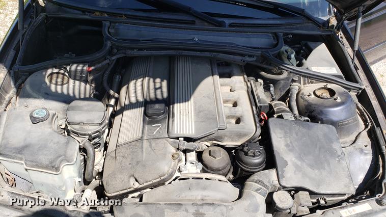 image for item EN9955 2002 BMW 325i