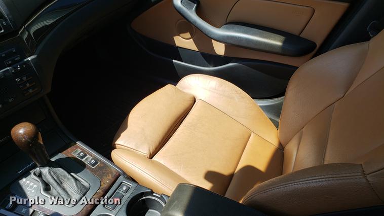 image for item EN9955 2002 BMW 325i