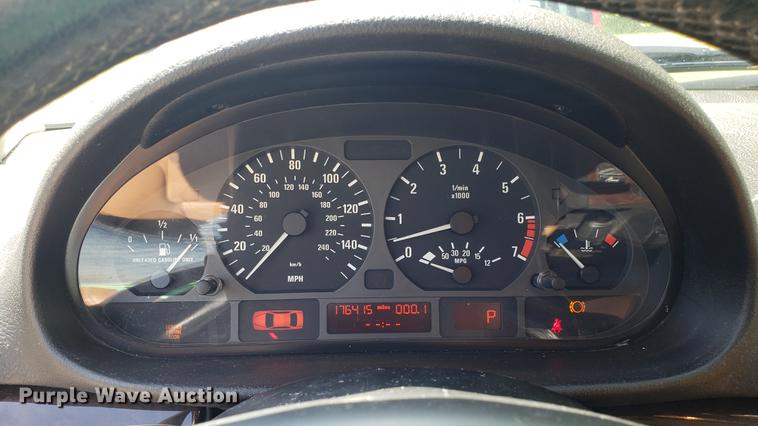 image for item EN9955 2002 BMW 325i