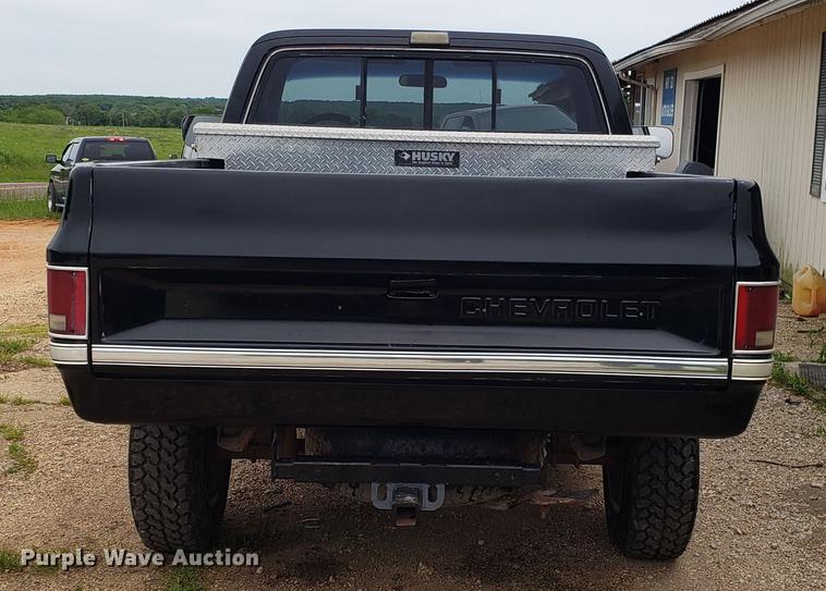 image for item EN9996 1986 Chevrolet K10 pickup truck