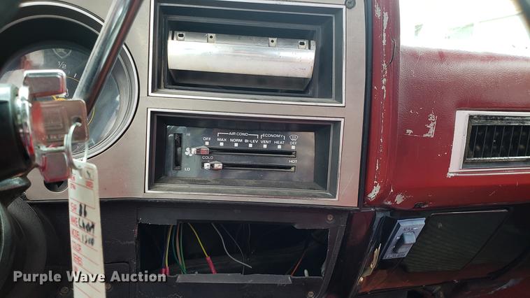 image for item EN9996 1986 Chevrolet K10 pickup truck