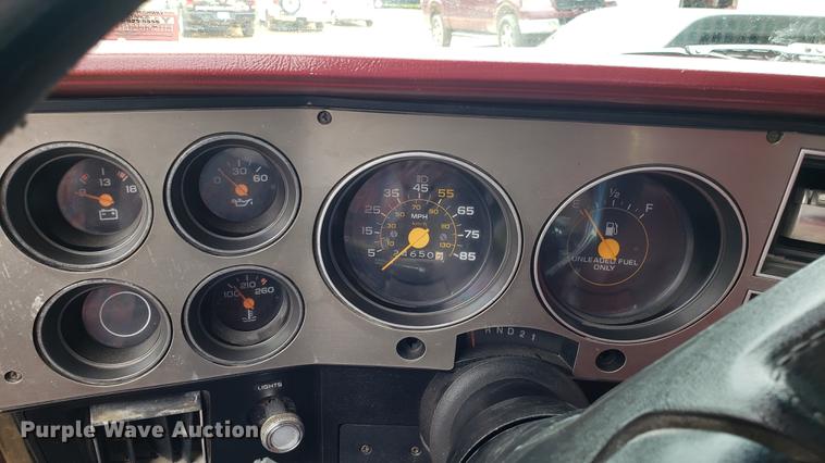 image for item EN9996 1986 Chevrolet K10 pickup truck