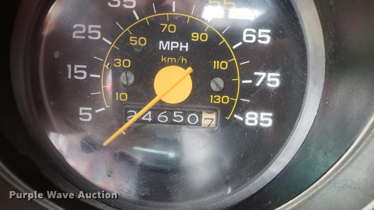 image for item EN9996 1986 Chevrolet K10 pickup truck