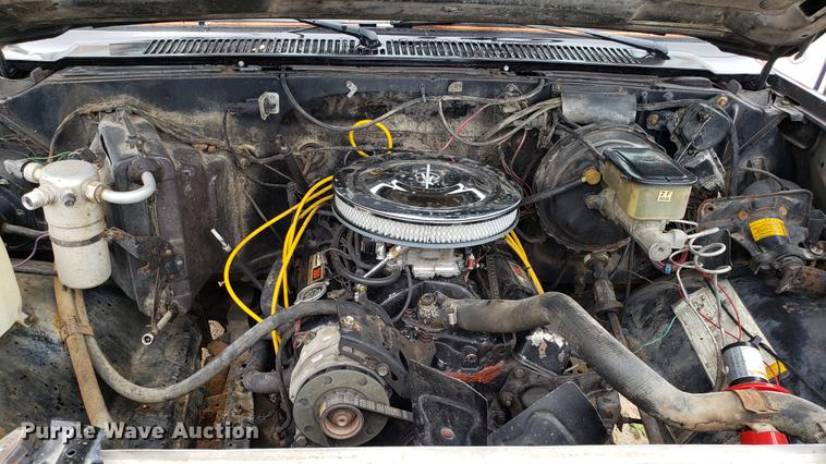 image for item EN9996 1986 Chevrolet K10 pickup truck