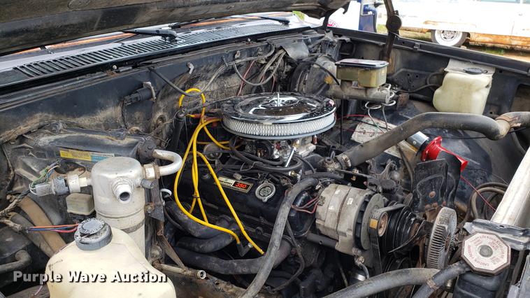 image for item EN9996 1986 Chevrolet K10 pickup truck