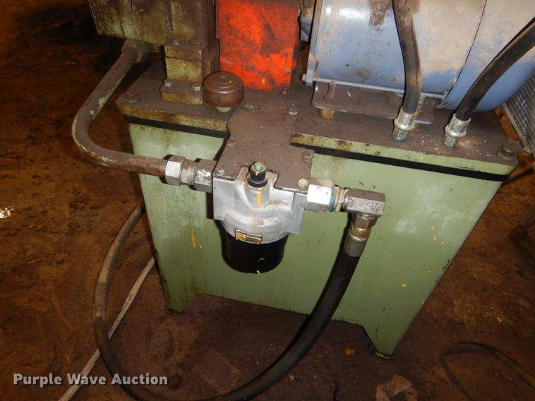 image for item EZ9970 Do All bandsaw