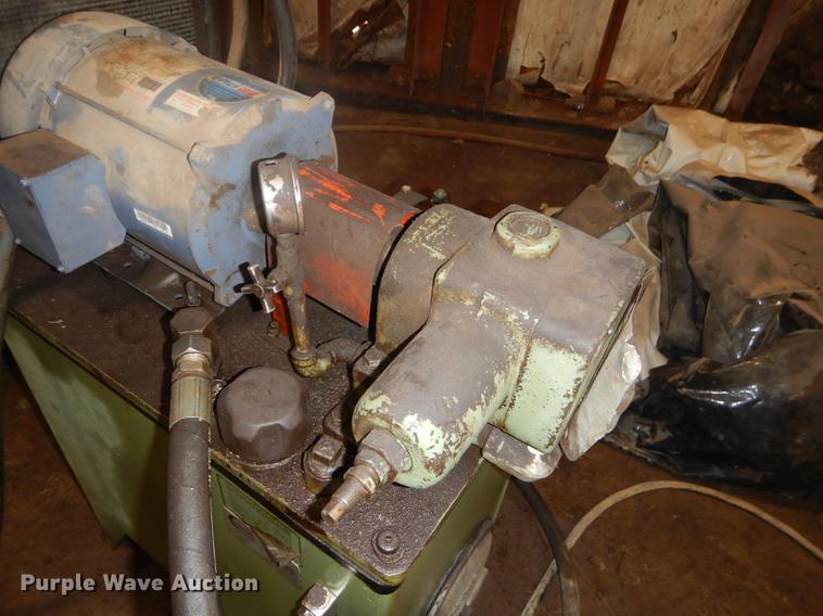 image for item EZ9970 Do All bandsaw