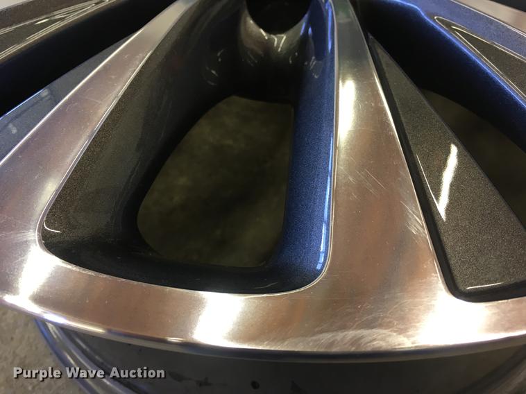 image for item FE9751 (4) 20" wheels