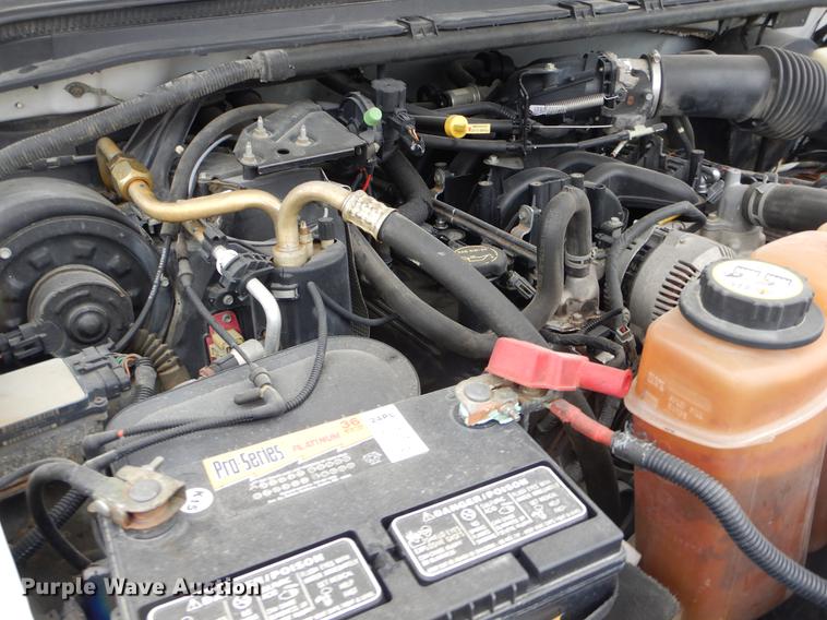 image for item FH9302 2004 Ford F250 Super Duty XL pickup truck