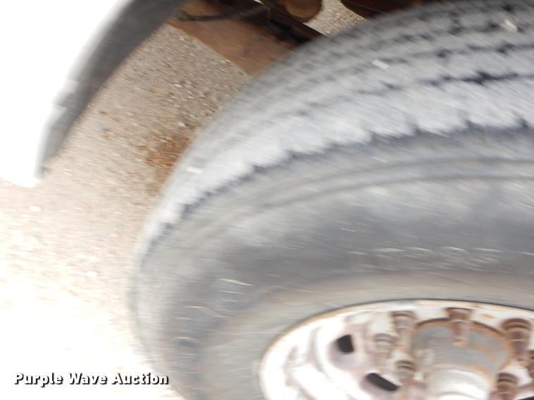 image for item FH9302 2004 Ford F250 Super Duty XL pickup truck