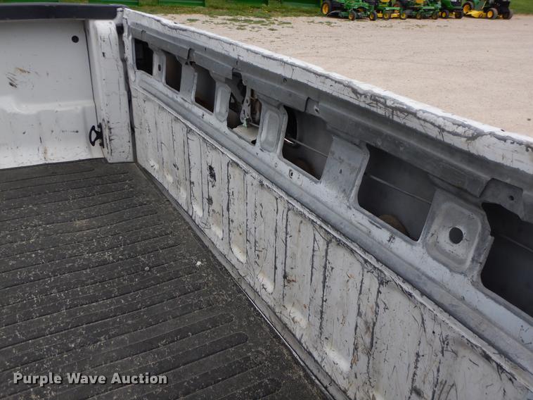 image for item FH9302 2004 Ford F250 Super Duty XL pickup truck