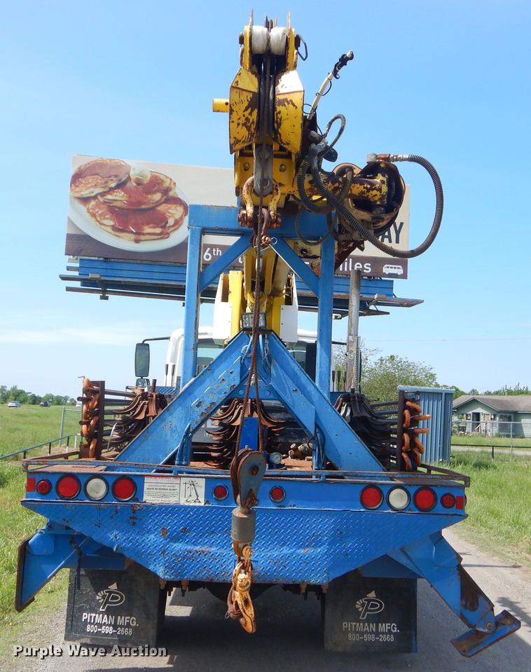 image for item FH9416 2006 International 7400 digger derrick truck