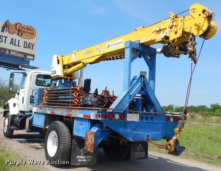 image for item FH9416 2006 International 7400 digger derrick truck
