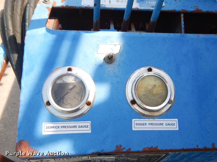 image for item FH9416 2006 International 7400 digger derrick truck