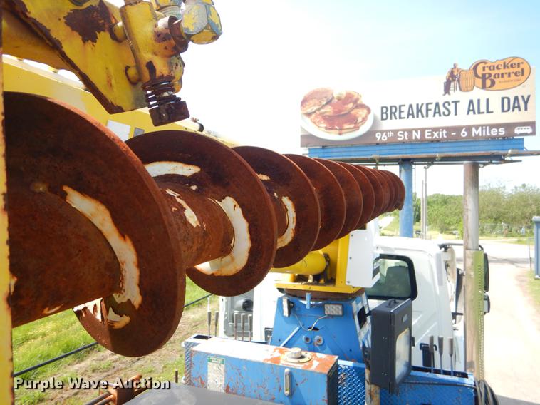 image for item FH9416 2006 International 7400 digger derrick truck