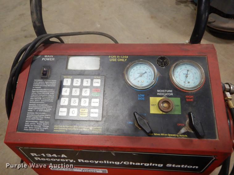 image for item FH9424 Robin Air recovery, recycle, and charging station