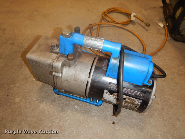 image for item FH9424 Robin Air recovery, recycle, and charging station