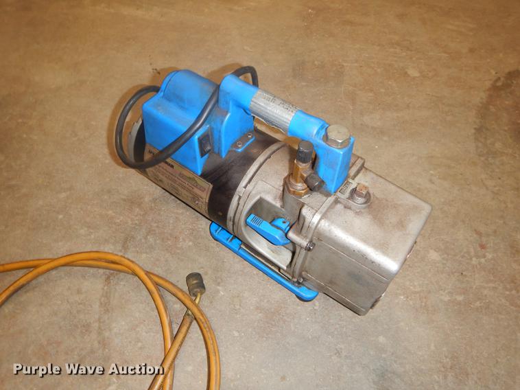 image for item FH9424 Robin Air recovery, recycle, and charging station