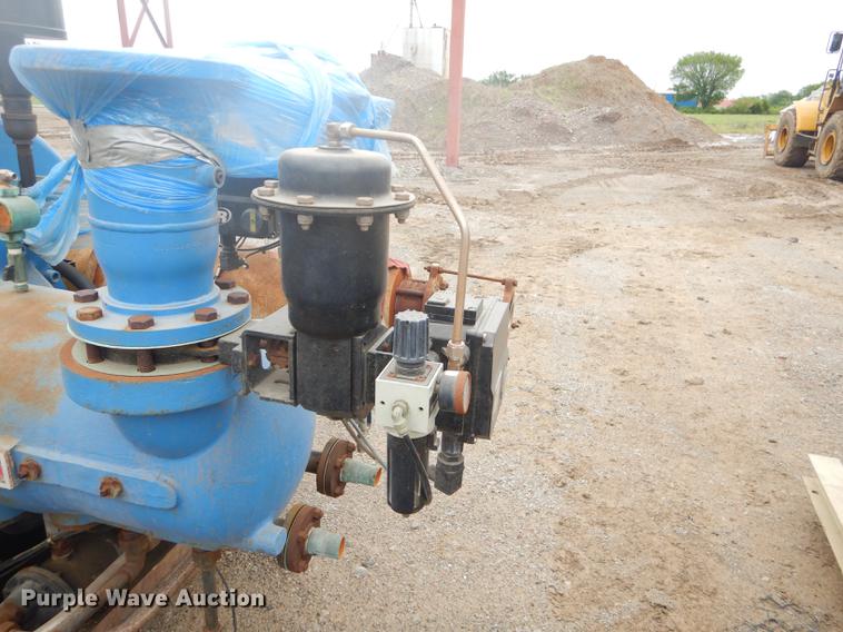 image for item FH9425 Ingersoll Rand compressor and dryer