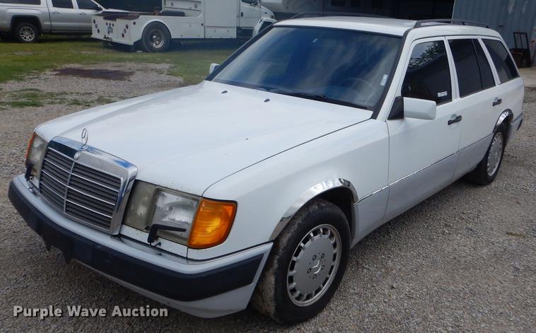 image for item FH9428 1992 Mercedes Benz 300TE