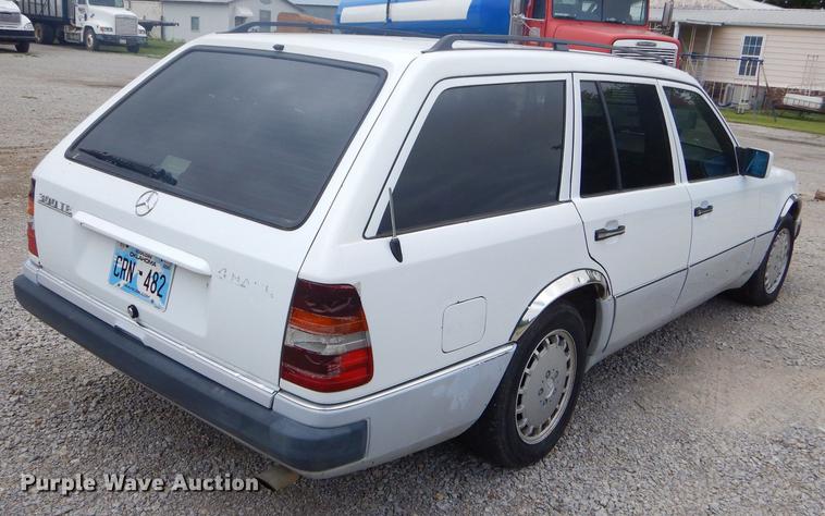 image for item FH9428 1992 Mercedes Benz 300TE