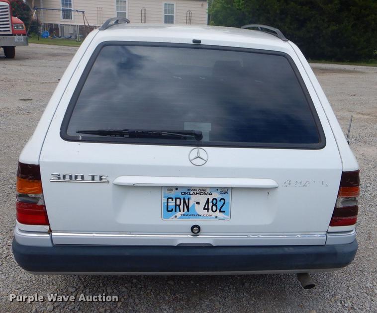 image for item FH9428 1992 Mercedes Benz 300TE